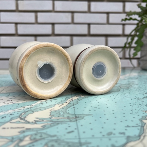 Vintage 70s Holly Hobbie Salt & Pepper Shaker Set - Picture 6 of 6